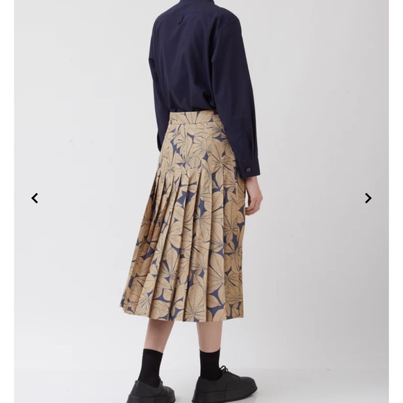 MARGARET HOWELL Floral Print Pleated Silk Skirt - Picture 2 of 12